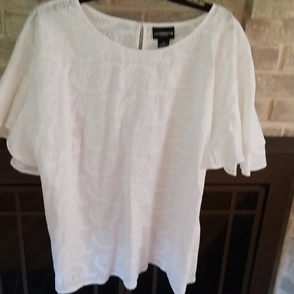 Liz Claiborne short sleeve blouse. Size 2X white